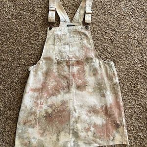 Overall dress
